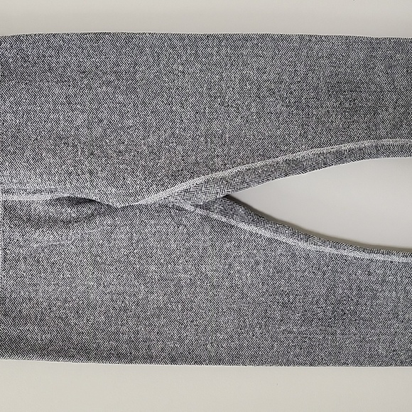 Lululemon Grey Cropped Wunder Under Leggings High Rise Size 6 - Picture 14 of 16
